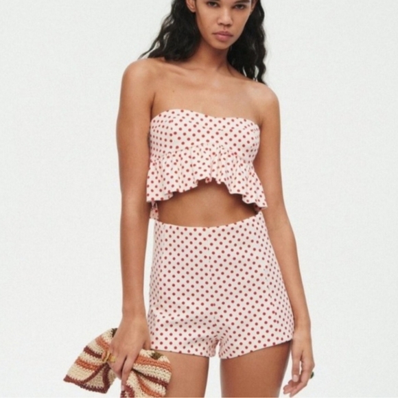 Zara High-Waisted Red Polka Dot Shorts - Picture 2 of 7